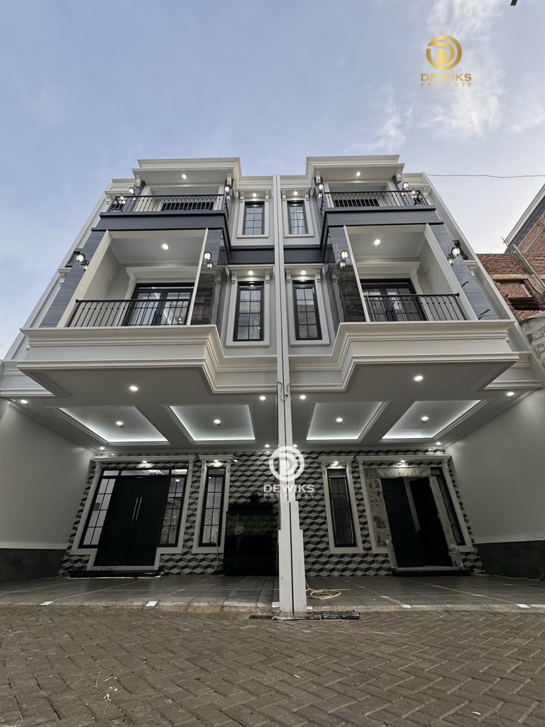 Jual Rumah Classic 3 Lantai di Jagakarsa Jakarta Selatan