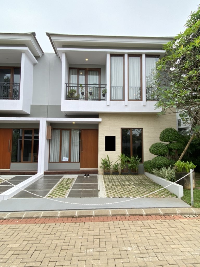 Premier Estate 2 Jatiwarna Bekasi Rumah Fasilitas Club House