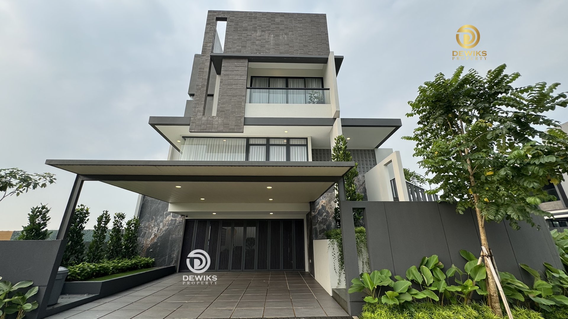 Rumah Privat Lift di Cluster Yara At The KAIA Grand Wisata Bekasi