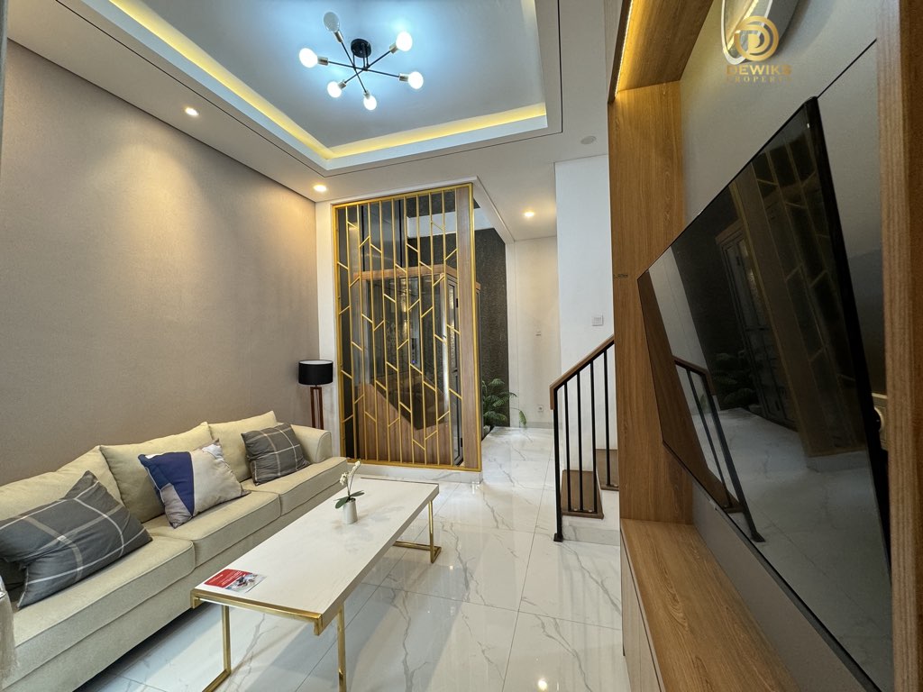 Rumah Dijual Di Jln Pejaten Raya Jakarta Selatan Bangunan 3 Lt