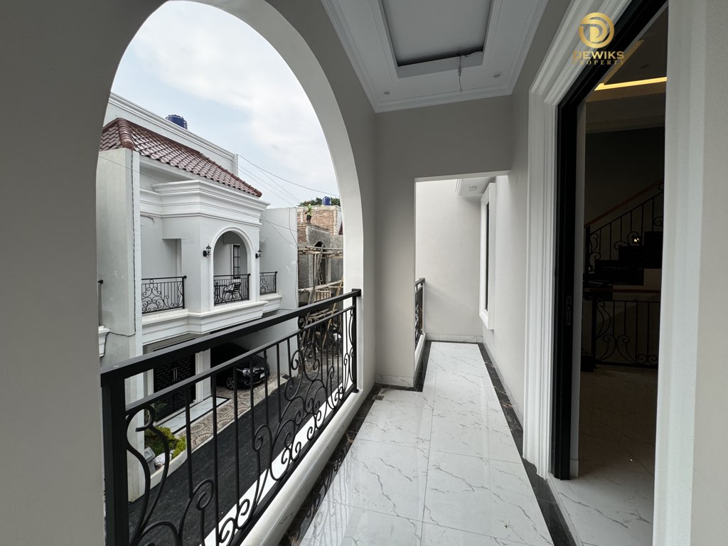 rumah classic rooftop di jagakarsa jakarta selatan