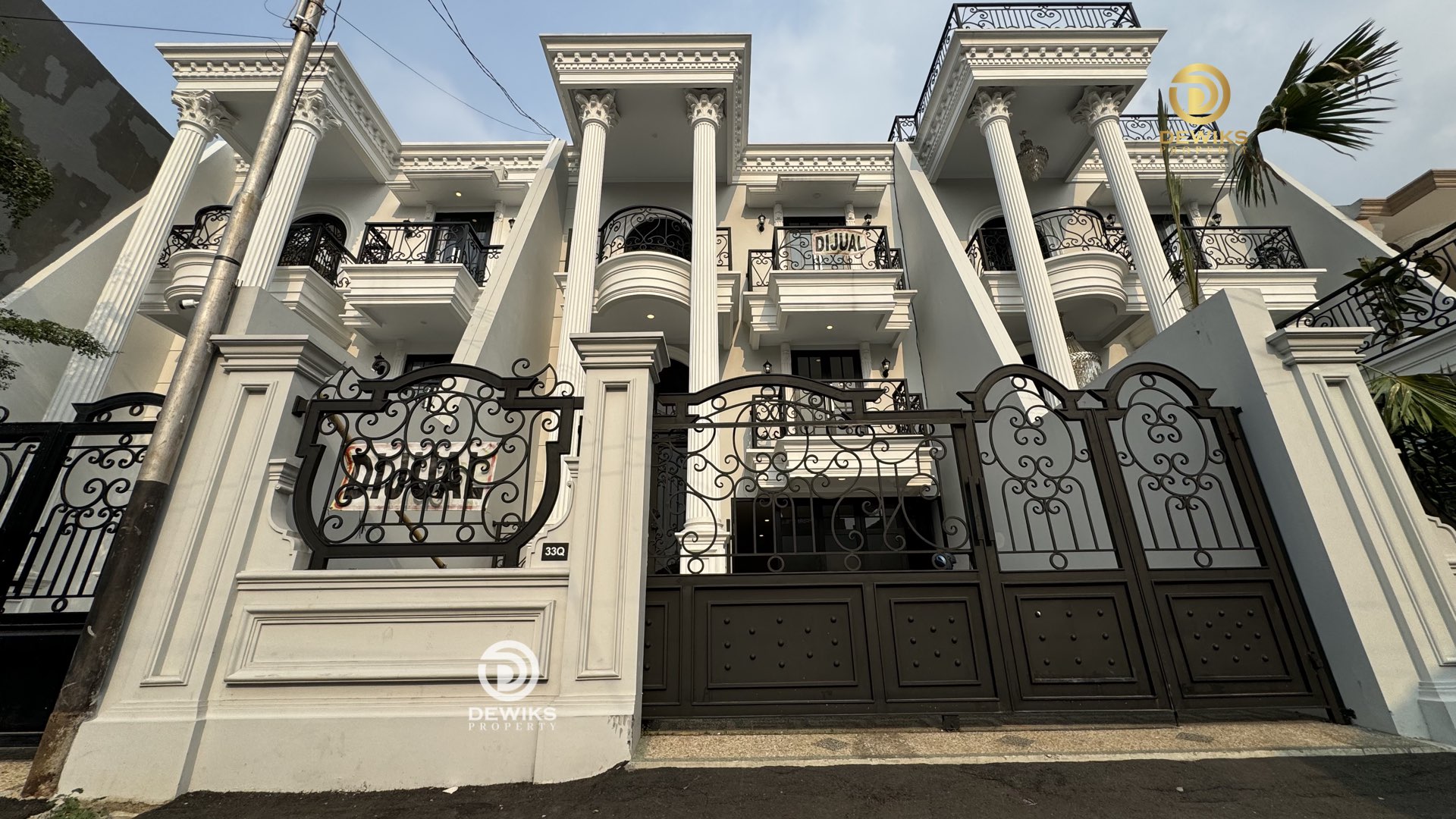 Rumah Classic Private Pool di Jagakarsa Jakarta Selatan siap huni