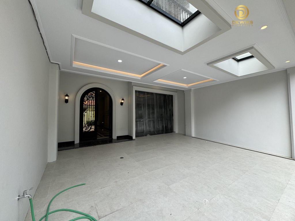 rumah kolam renang di jagakarsa jakarta selatan jl Melati