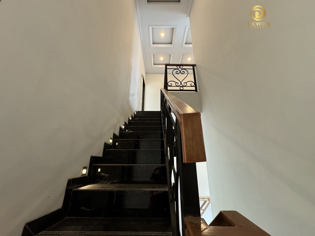 rumah privat pool di jagakarsa jl melinjo
