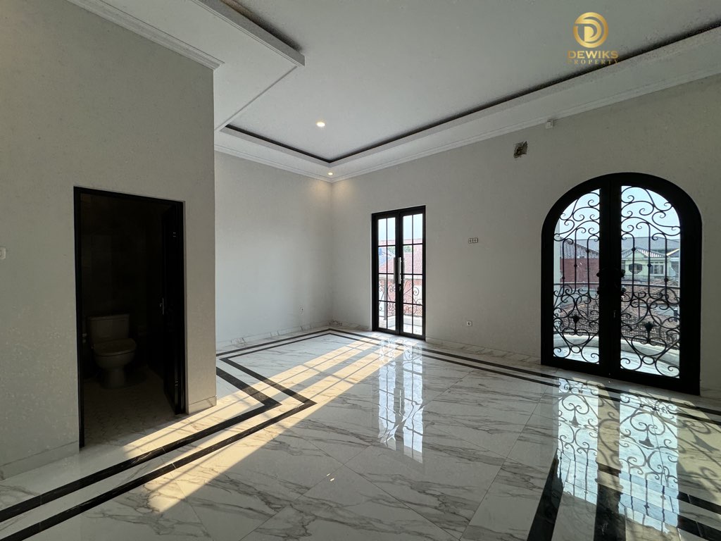 rumah privat pool di jagakarsa jl melinjo