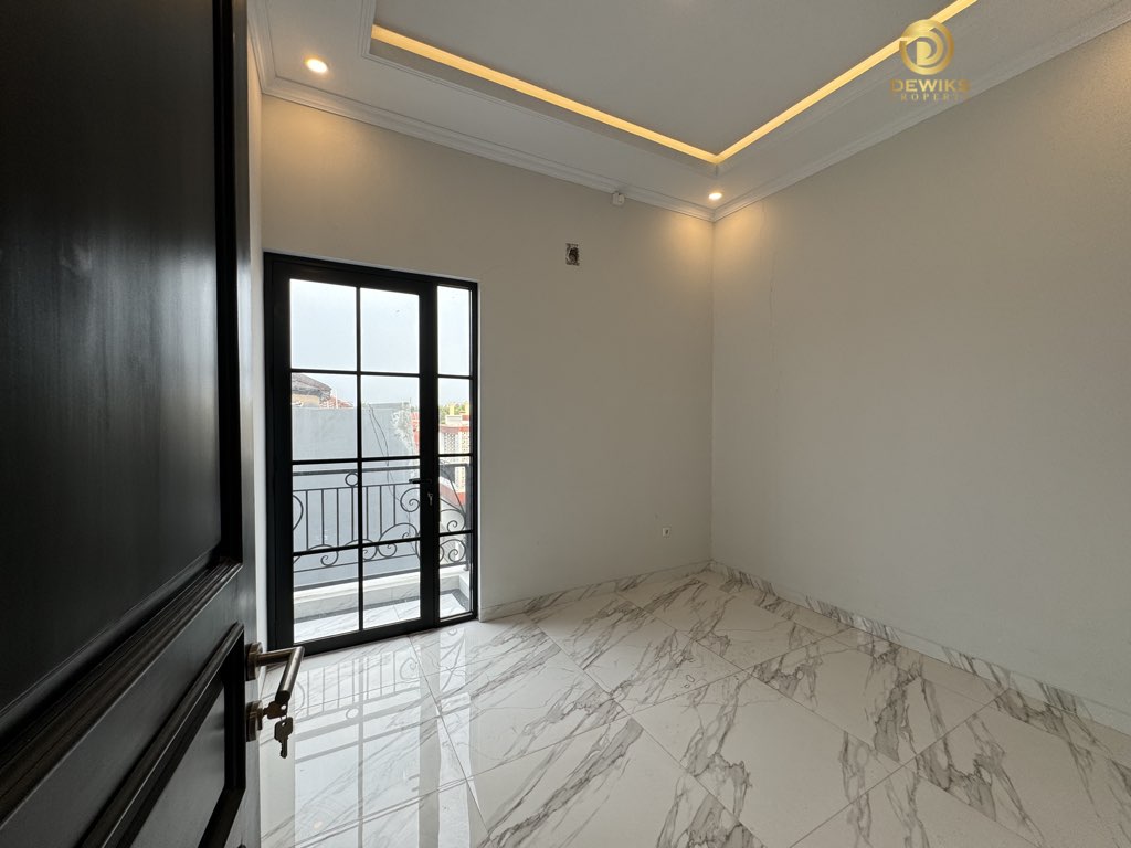 rumah privat pool di jagakarsa jl melinjo