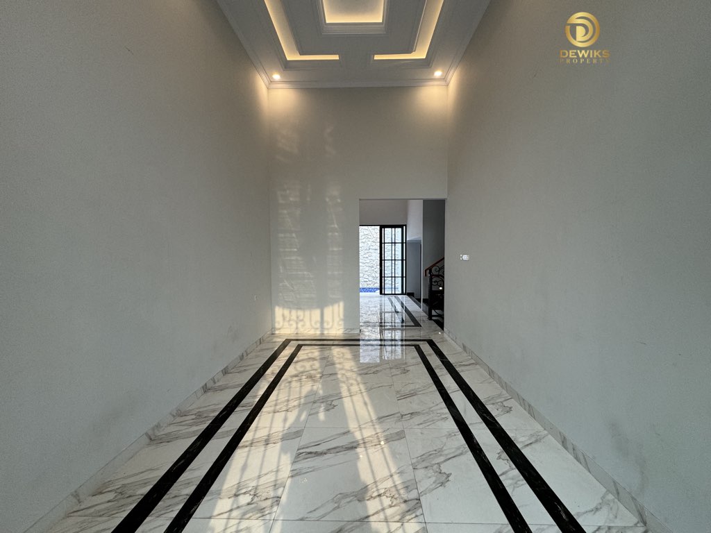 rumah privat pool di jagakarsa jl melinjo