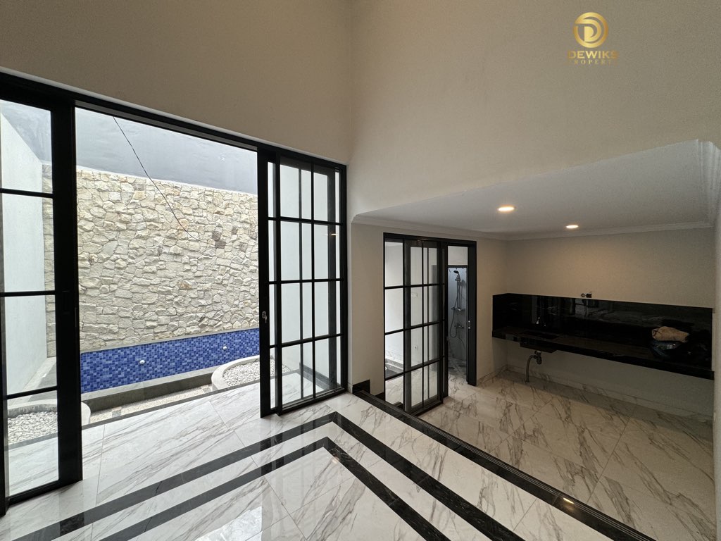 rumah privat pool di jagakarsa jl melinjo