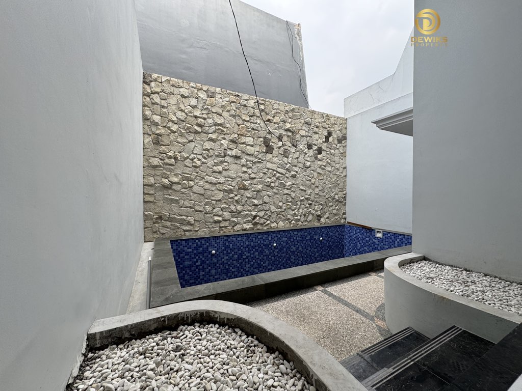 rumah privat pool di jagakarsa jl melinjo