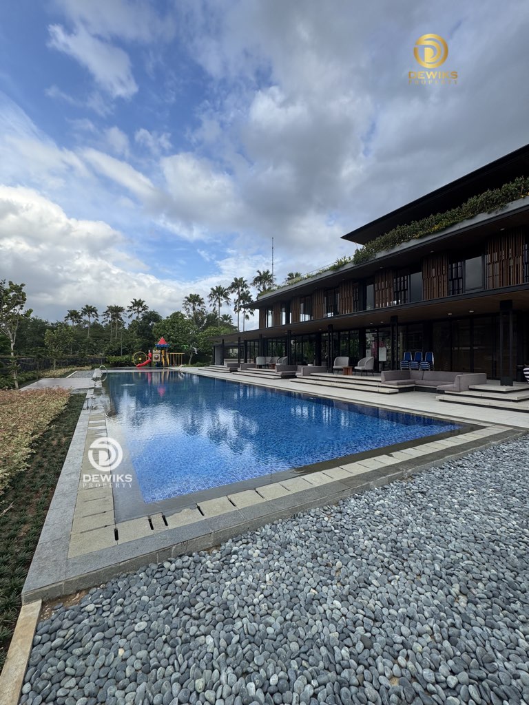 Rumah Privat Lift di Emeralda Golf Cimanggis Kota Depok
