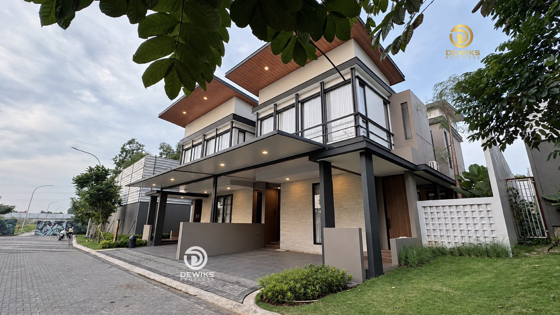 Rumah di Grand Wisata Cluster Premium