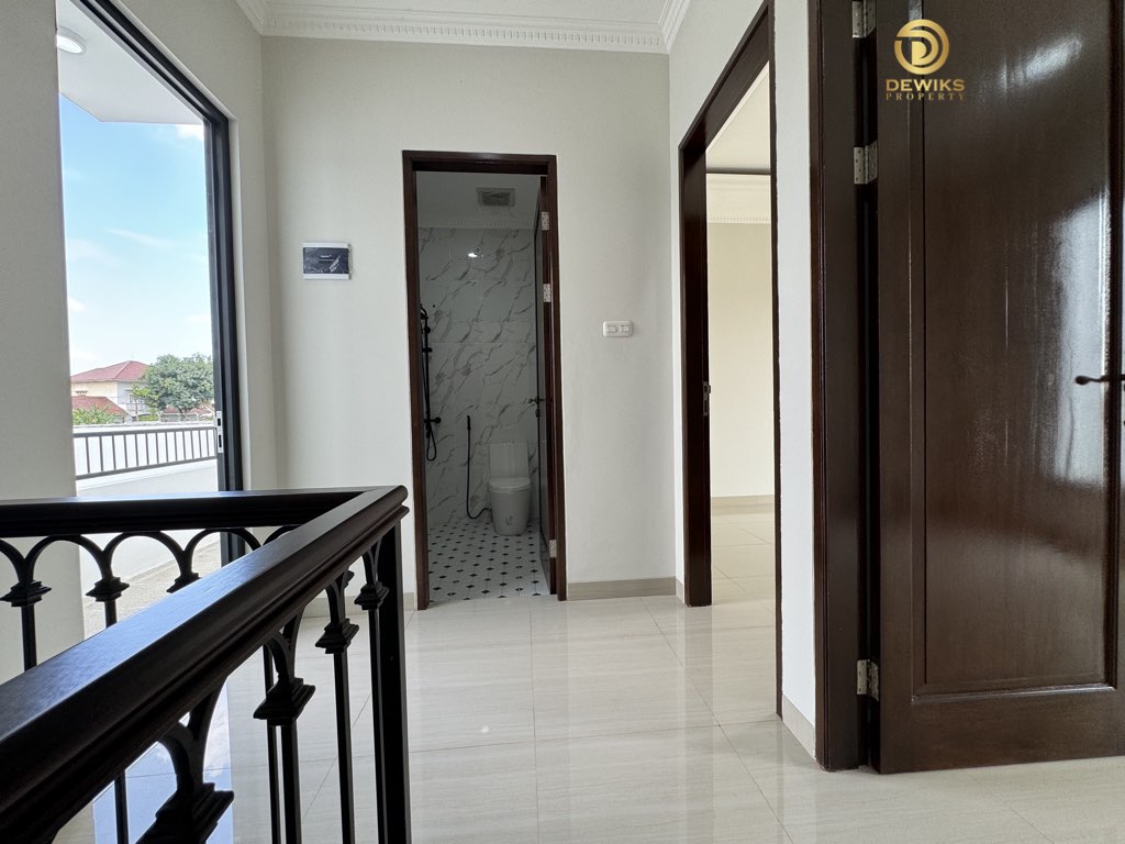 rumah di jatikramat bekasi jl dr ratna