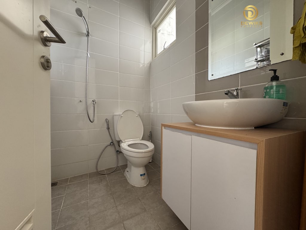 rumah fully furnished di grand wisata lt 84m2