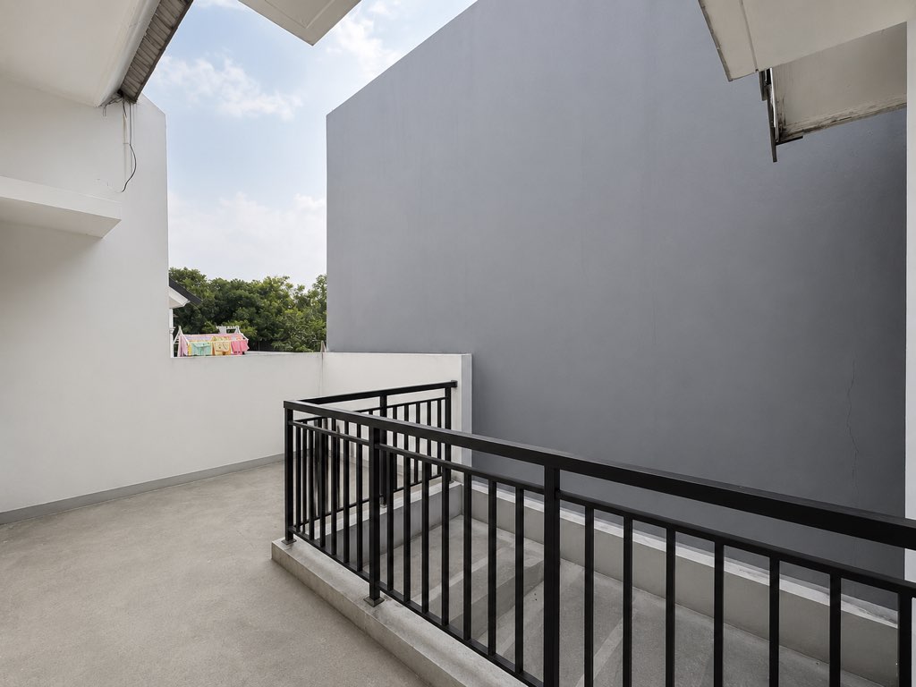 rumah fully furnished di grand wisata lt 84m2,11
