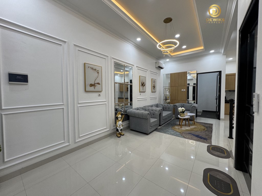 Rumah American Classic Kramat Jati Jaktim : Akses Tol & LRT
