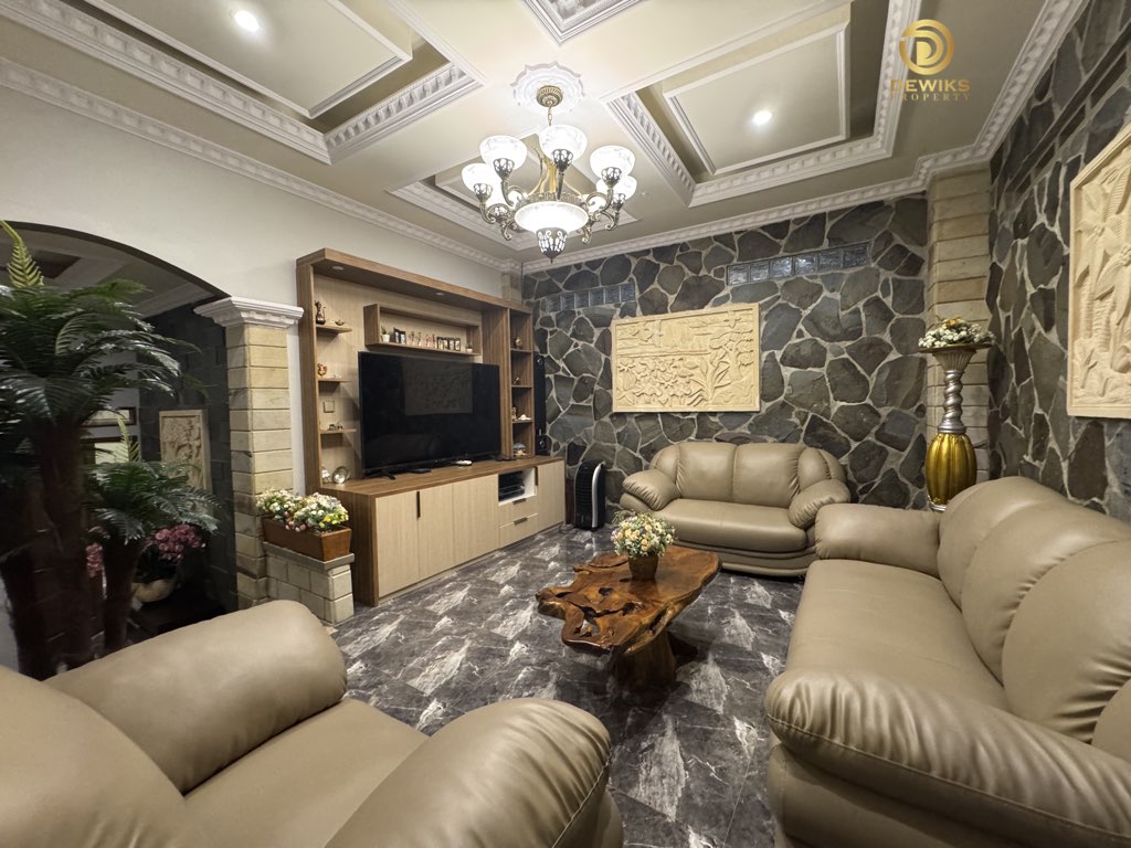 Rumah Batu Alam Privat Pool Furnished di Kemang Parung Bogor
