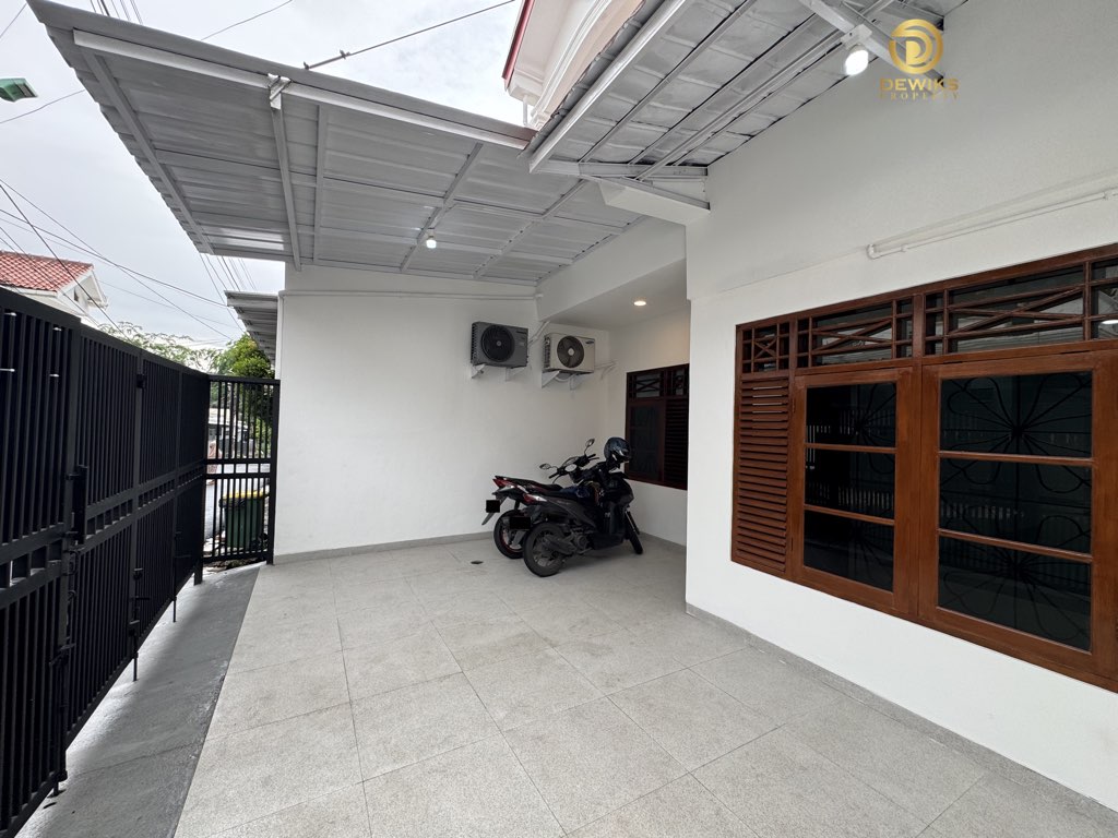 rumah second di ponfok bambu duren sawit jakarta timur