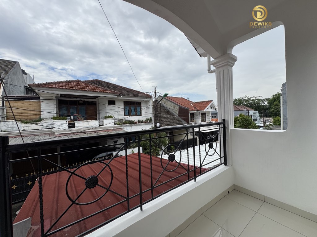rumah second di ponfok bambu duren sawit jakarta timur