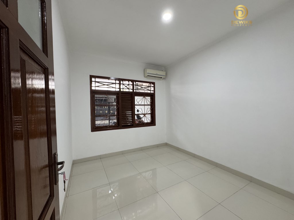 rumah second di ponfok bambu duren sawit jakarta timur